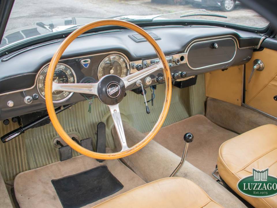 Image 28/49 of Lancia Flaminia GT 2.8 3C Touring (1963)