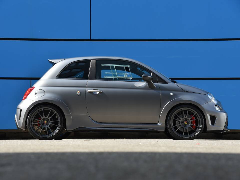 Image 5/21 of Abarth 695 Biposto (2016)