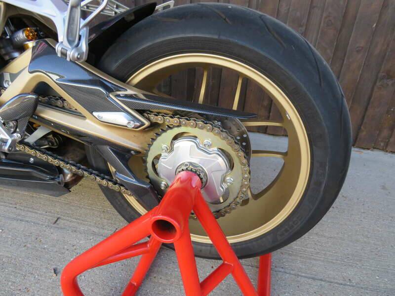 Bild 41/45 von MV Agusta F3 675 Serie Oro (2012)