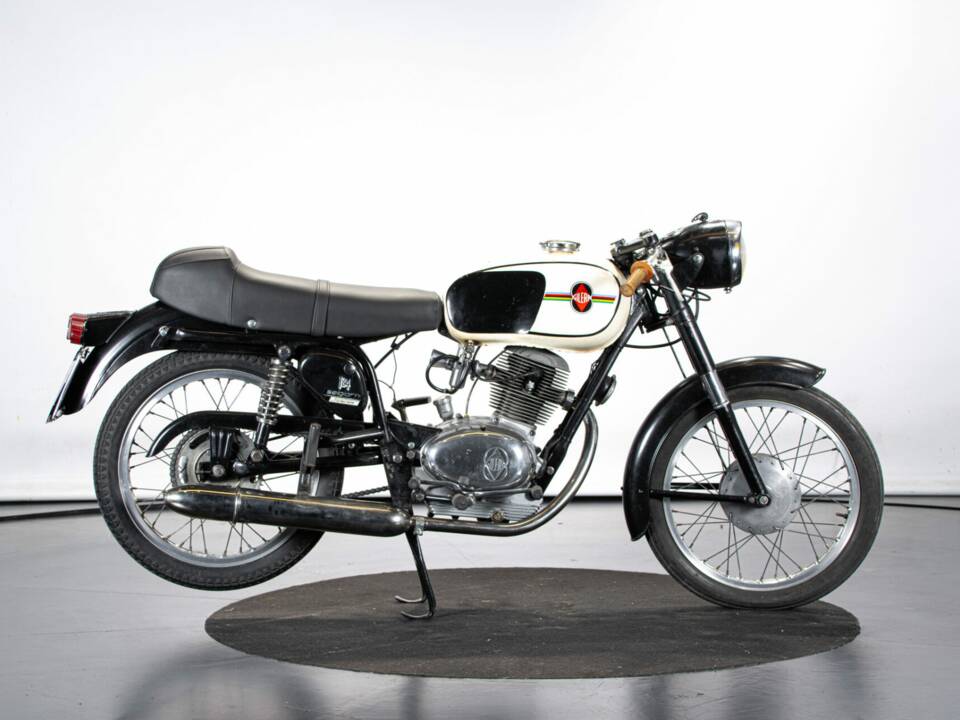 Immagine 5/50 di Gilera Giubileo 125 (1962)