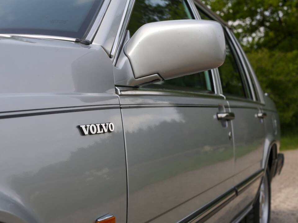 Bild 9/16 von Volvo 760 GLE (1986)