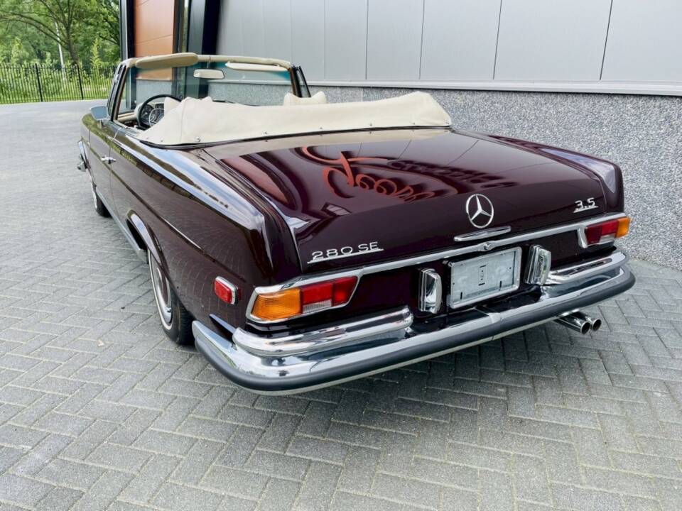 Imagen 7/38 de Mercedes-Benz 280 SE (1971)