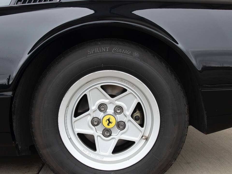 Image 27/38 of Ferrari 308 GTB (1977)