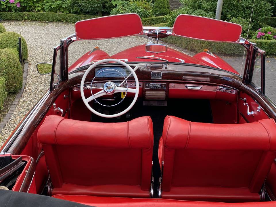 Immagine 19/25 di Mercedes-Benz 220 S Cabriolet (1959)