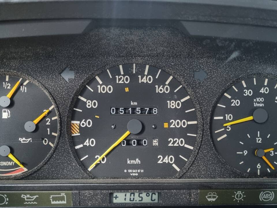 Image 15/18 de Mercedes-Benz 420 SEL (1987)