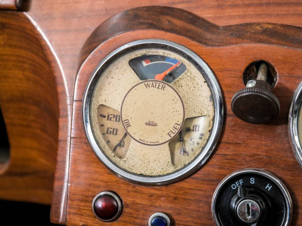 Image 19/50 of Triumph 1800 Roadster (1947)