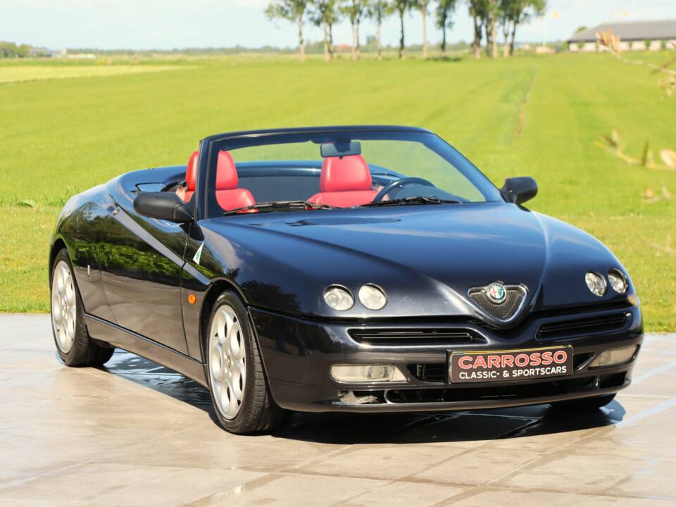 Image 17/50 of Alfa Romeo Spider 3.0 V6 24V (2001)