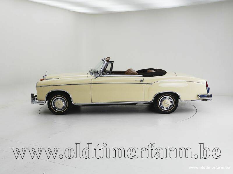 Image 8/15 de Mercedes-Benz 220 SE b (1961)