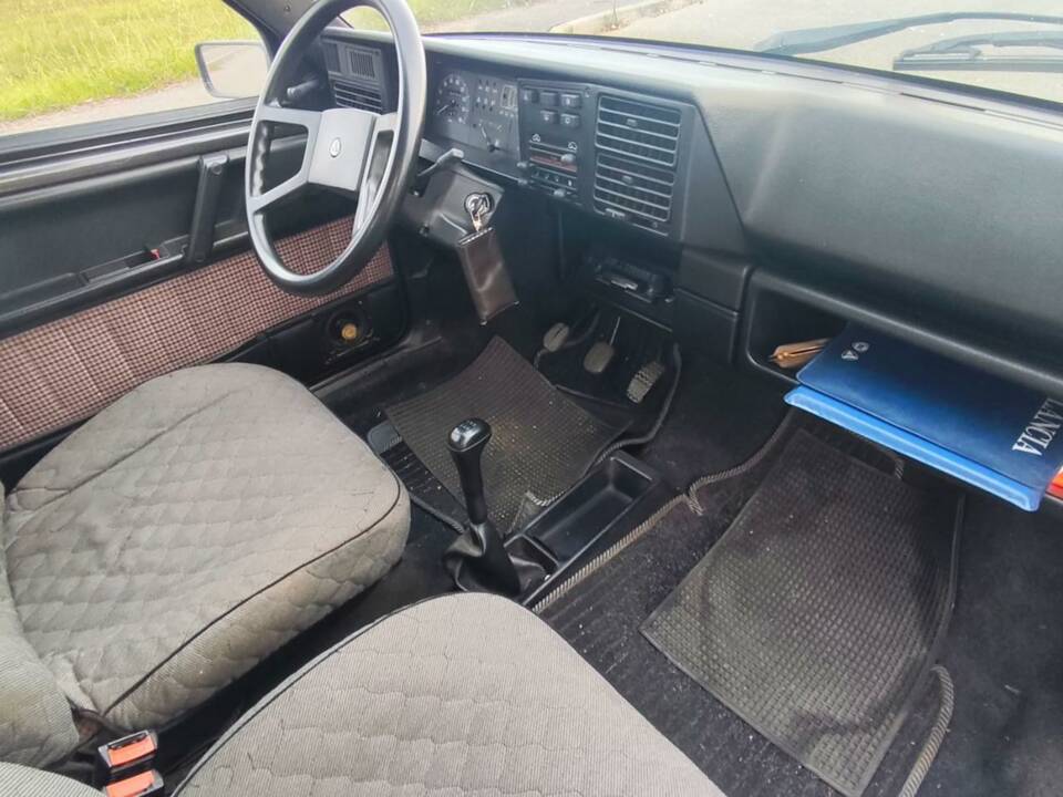 Bild 12/14 von Lancia Y10 LX I.E. (1990)