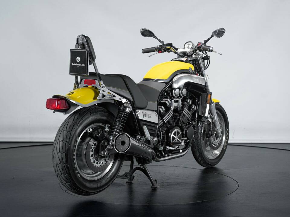 Bild 7/27 von Yamaha DUMMY (1999)