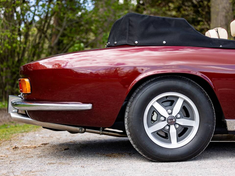 Image 24/50 of Jensen Interceptor MK III (1975)