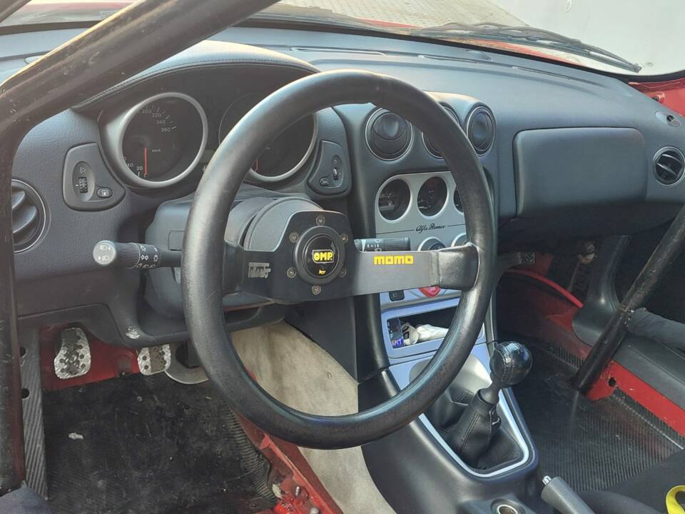 Image 9/13 of Alfa Romeo GTV 3.0 V6 24V (2000)