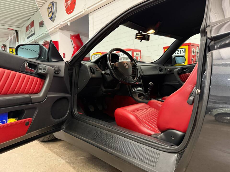 Immagine 6/17 di Alfa Romeo GTV 3.0 V6 24V (1998)