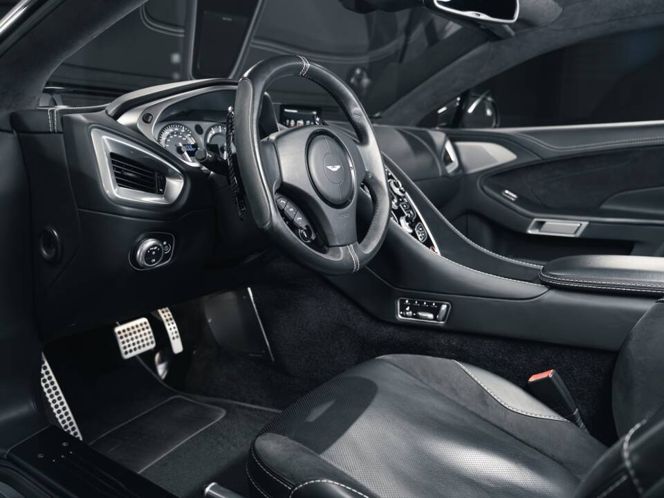 Bild 33/39 von Aston Martin Vanquish (2013)