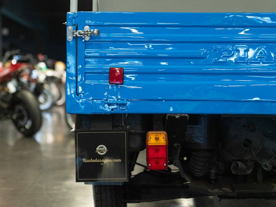 Bild 17/29 von Piaggio Vespa APE 600 MP (1976)