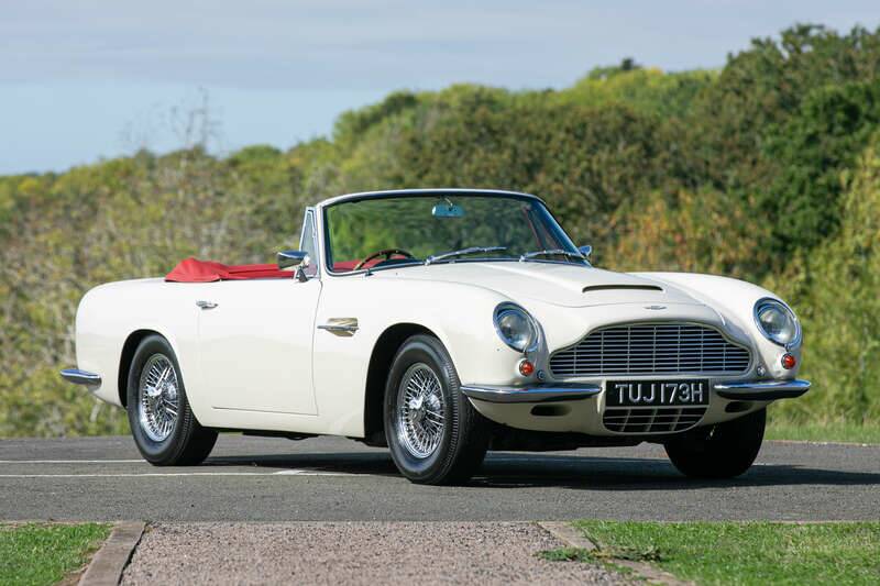 Image 1/38 of Aston Martin DB 6 Mk II Volante (1970)