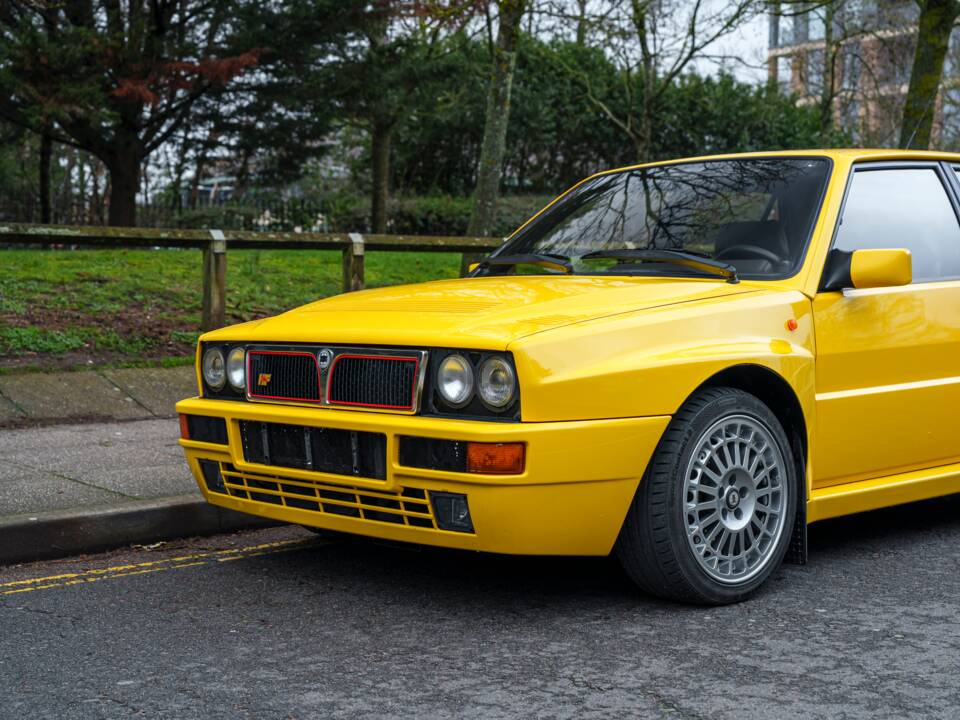 Image 9/27 of Lancia Delta HF Integrale Evoluzione I (1992)