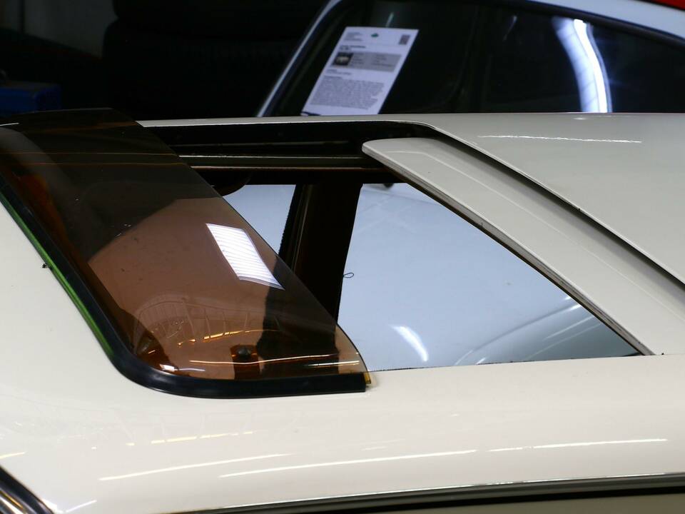 Image 9/15 of Mercedes-Benz 200 (1971)