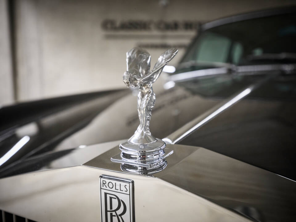 Image 16/99 of Rolls-Royce Corniche I (1979)