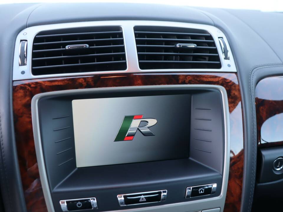 Image 21/50 of Jaguar XKR (2010)