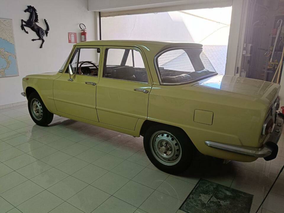 Immagine 5/50 di Alfa Romeo Giulia Nuova Super 1300 (1975)