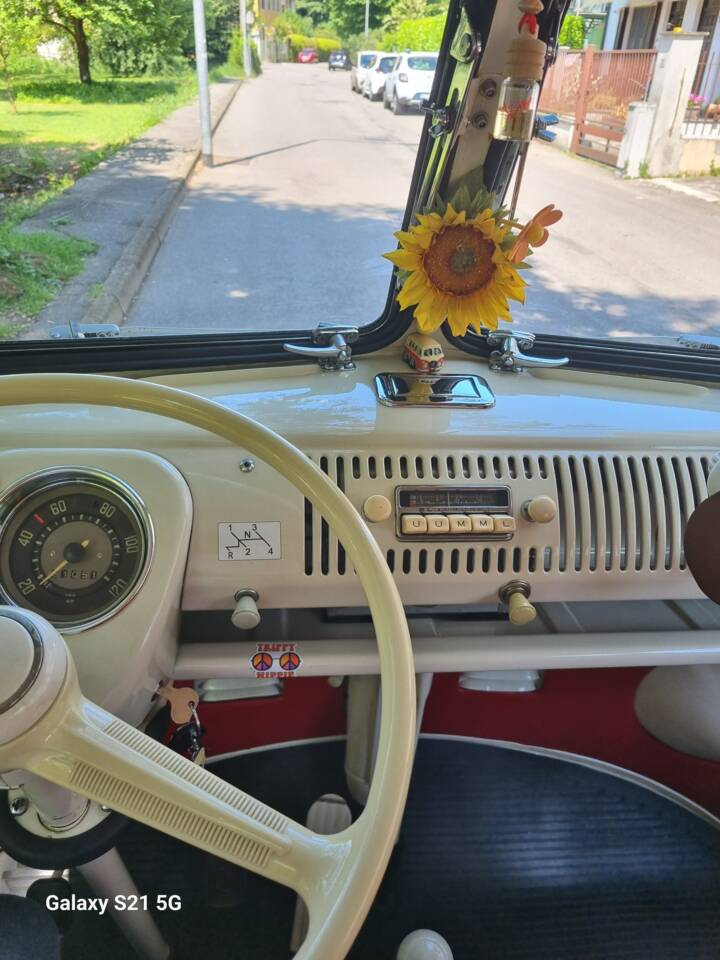 Image 5/7 of Volkswagen T1 Kombi (1965)