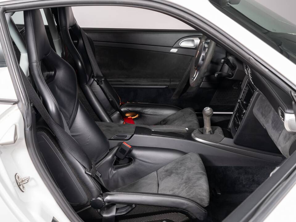 Imagen 30/46 de Porsche 911 Carrera GTS (2011)