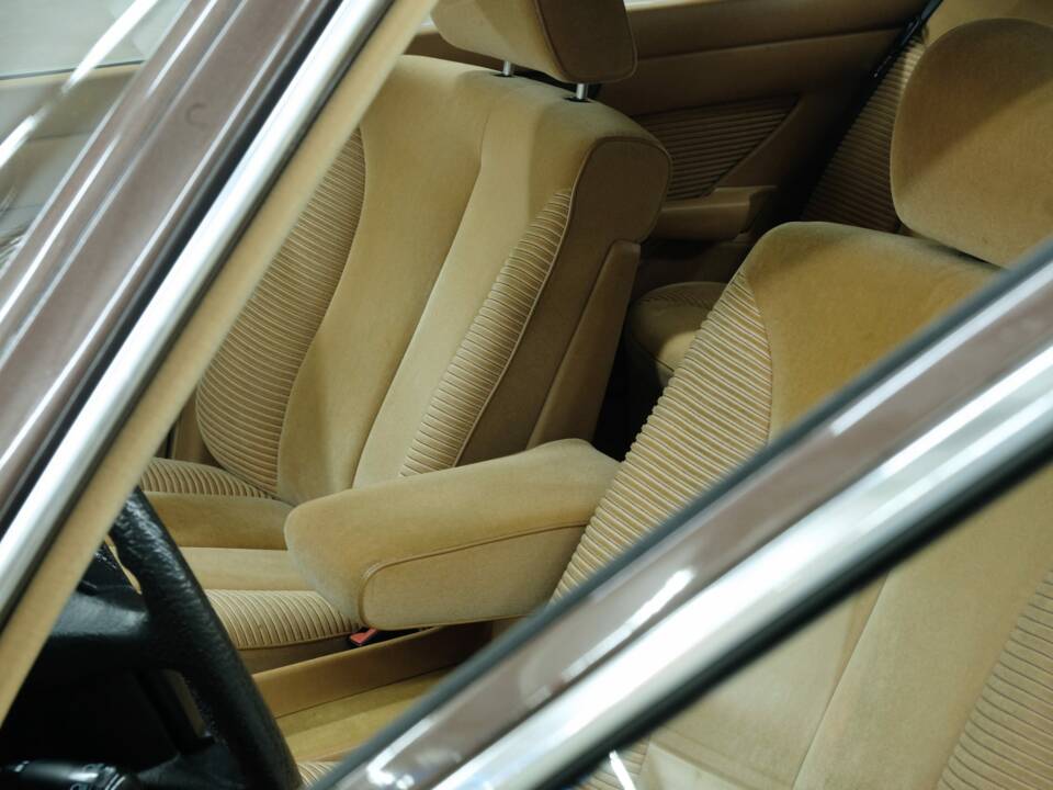 Bild 39/50 von Mercedes-Benz 280 SEL (1983)