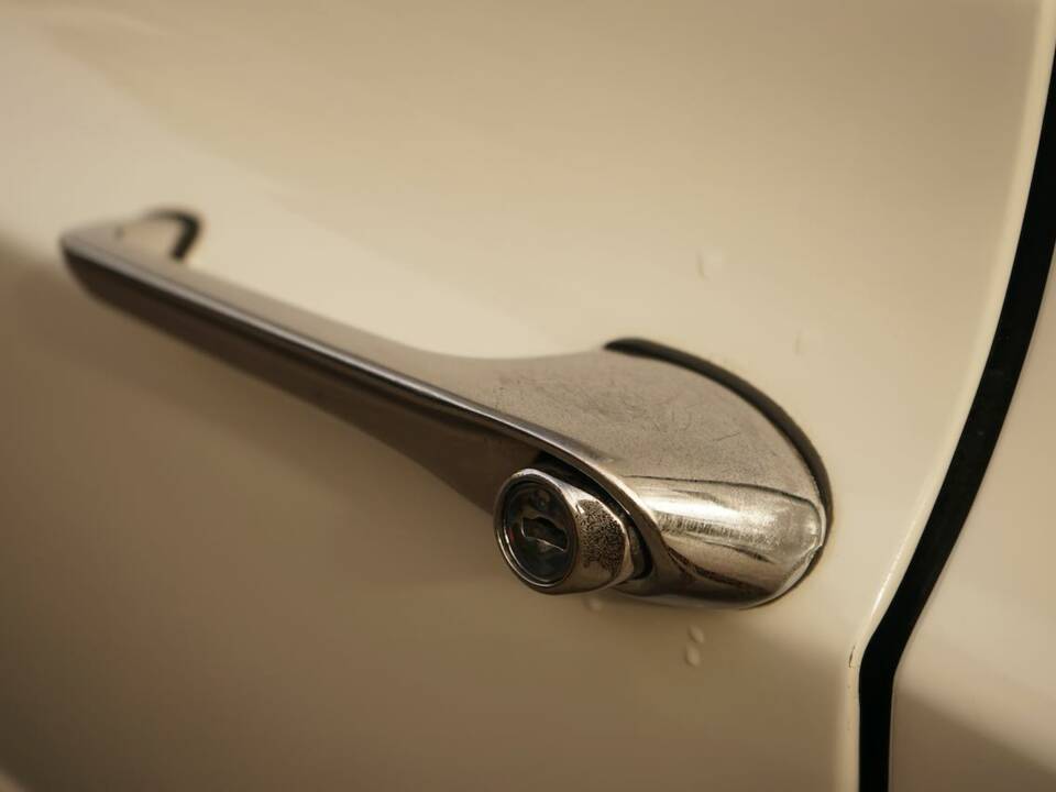 Image 34/100 of Alfa Romeo Giulia Nuova Super 1300 (1977)