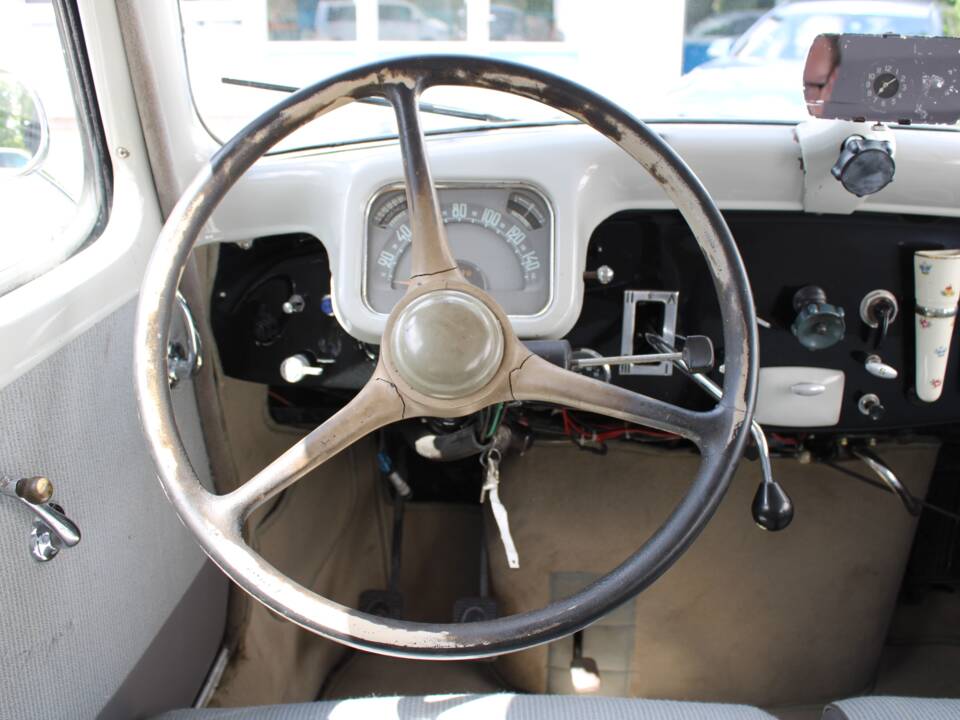 Image 30/50 of Citroën Traction Avant 11 Familiale (1955)