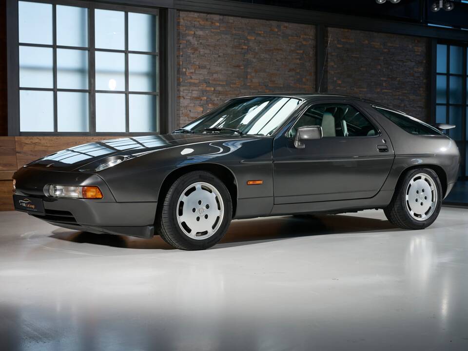 Afbeelding 1/42 van Porsche 928 S4 (1989)