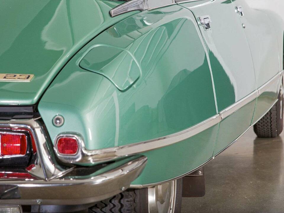 Bild 9/20 von Citroën DS 23 Pallas (1974)
