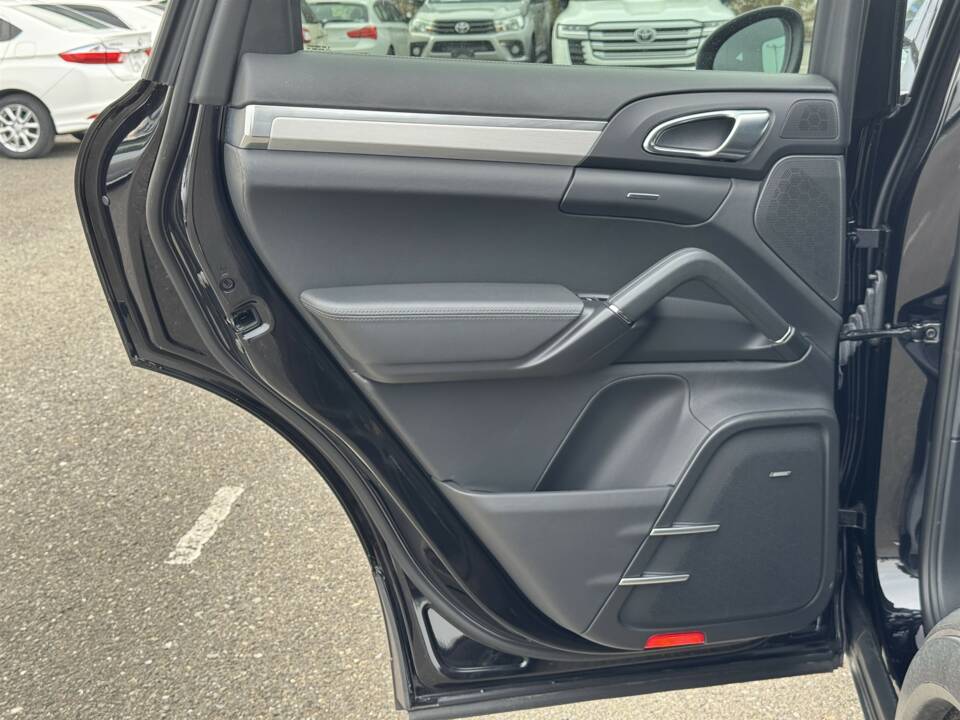 Bild 40/63 von Porsche Cayenne Turbo (2010)
