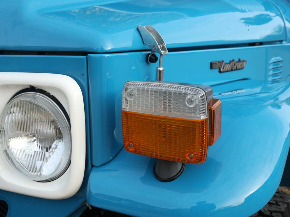 Bild 41/50 von Toyota Land Cruiser BJ 45 (1982)