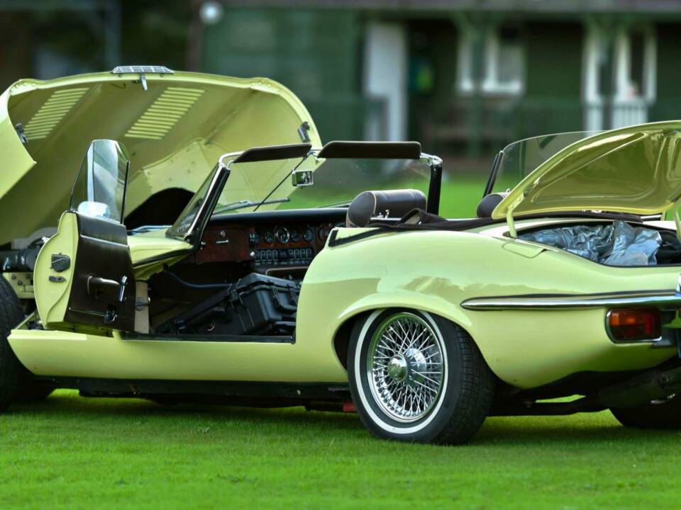 Imagen 19/50 de Jaguar E-Type V12 (1973)