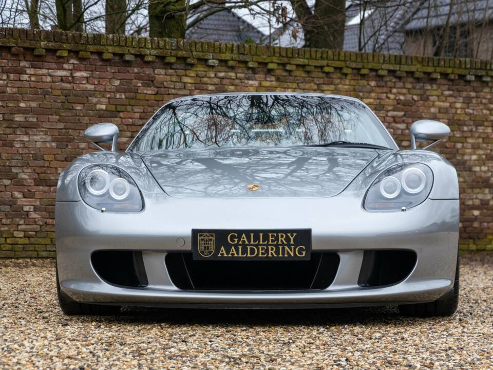Image 20/50 de Porsche Carrera GT (2005)