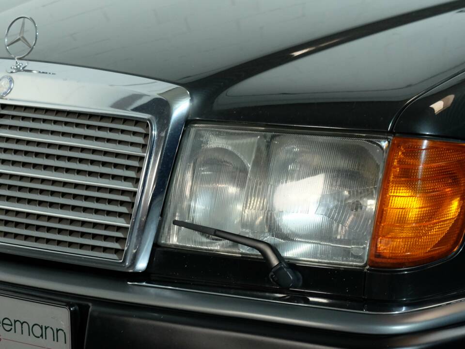 Bild 18/28 von Mercedes-Benz 500 E (1991)