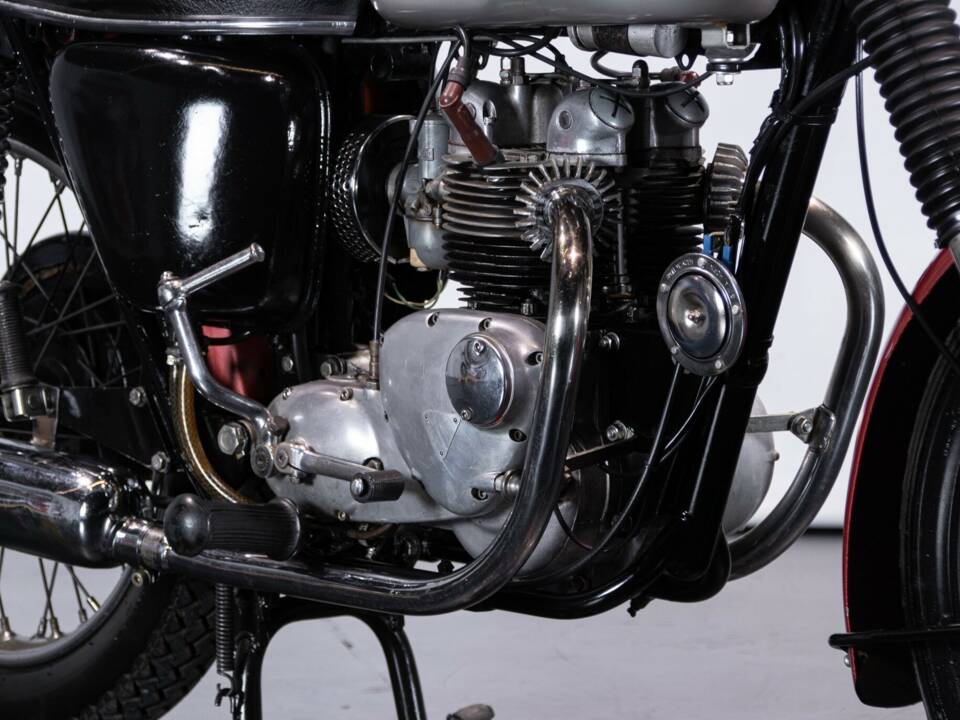 Image 45/50 of Triumph T 100 Daytona (1969)