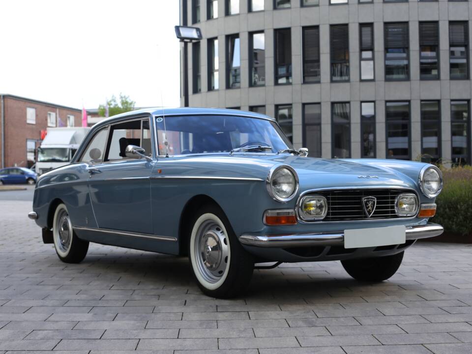 Image 3/56 of Peugeot 404 Coupé (1968)