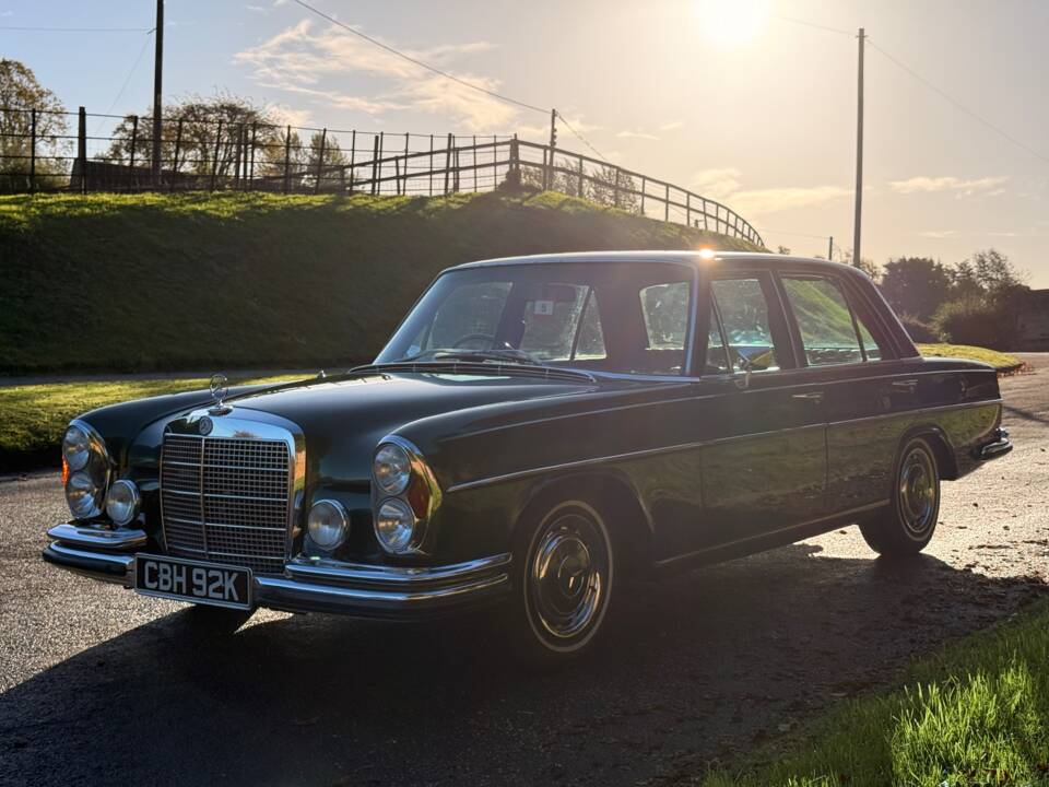 Bild 10/37 von Mercedes-Benz 280 SE 3,5 (1972)