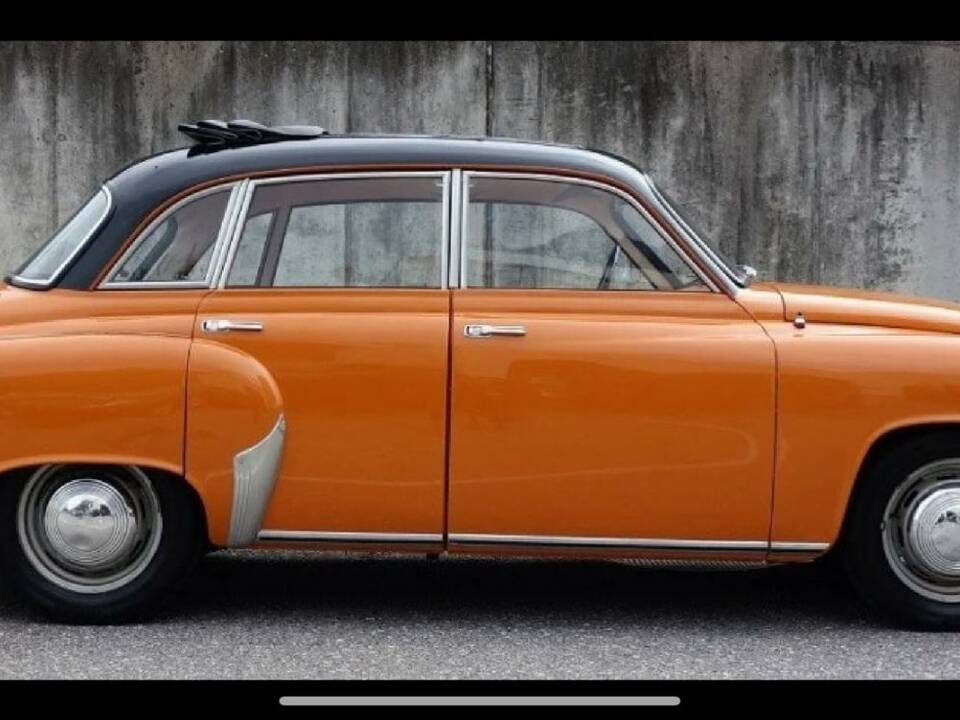 Image 2/16 of Wartburg 311&#x2F;1 Luxuslimousine (1960)