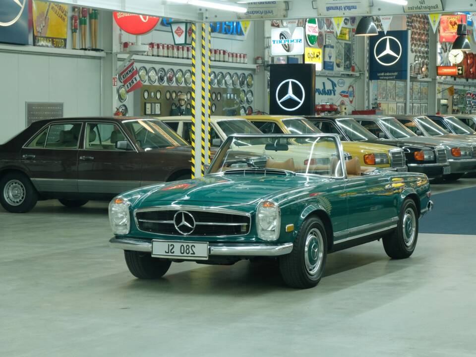 Image 16/50 de Mercedes-Benz 280 SL (1968)