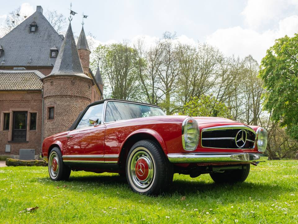 Image 42/64 of Mercedes-Benz 280 SL (1969)