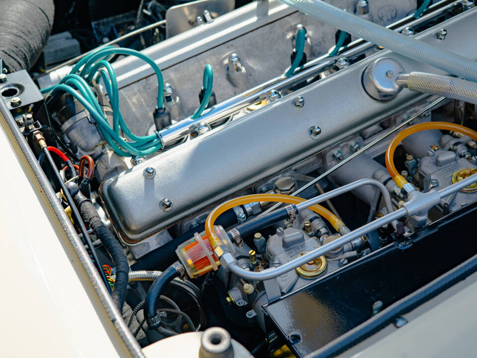 Bild 58/62 von Aston Martin DB 6 Mk II Volante (1970)