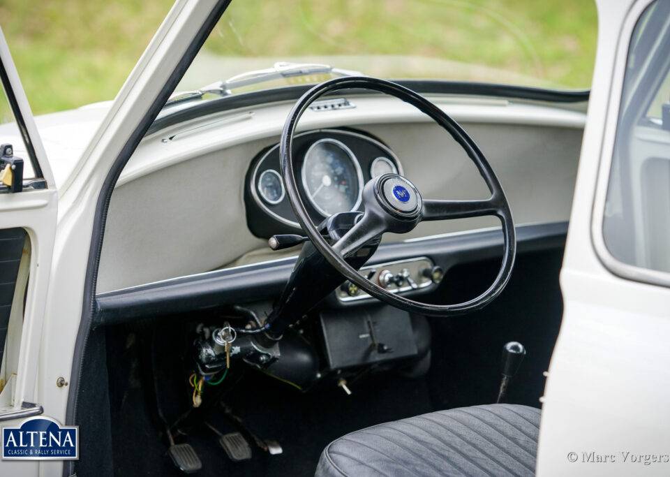 Image 27/42 of Morris Mini 1000 &quot;de Luxe&quot; (1969)