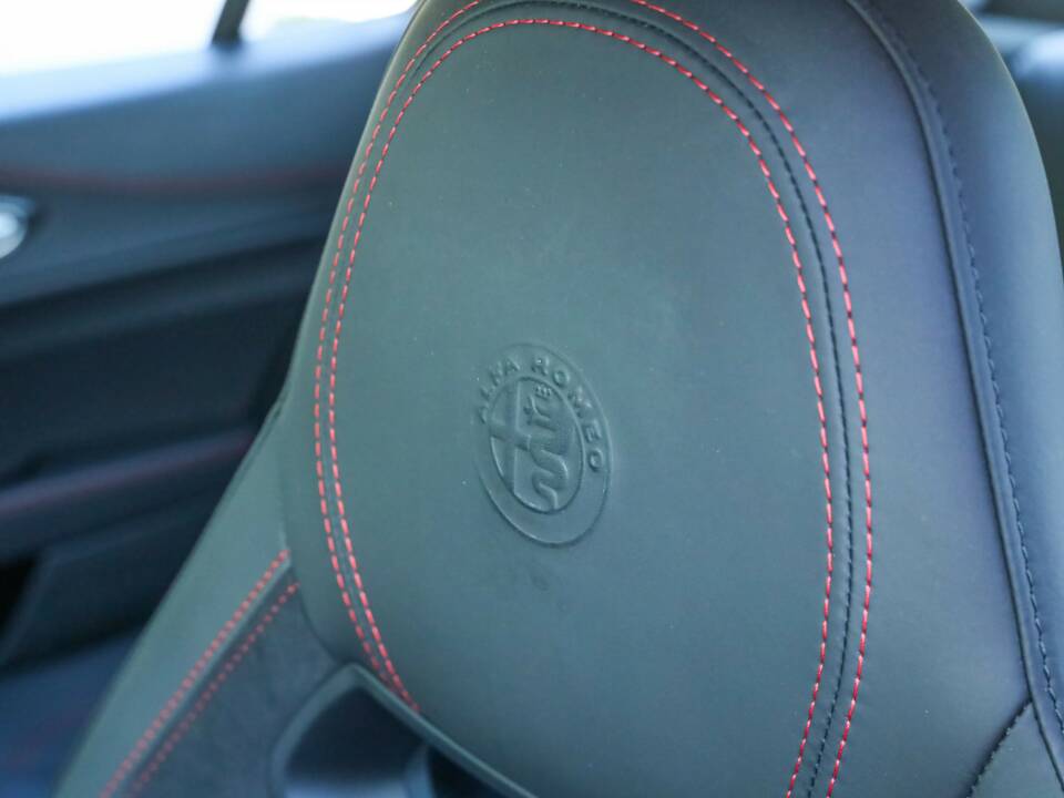 Bild 42/50 von Alfa Romeo Giulia Quadrifoglio (2017)