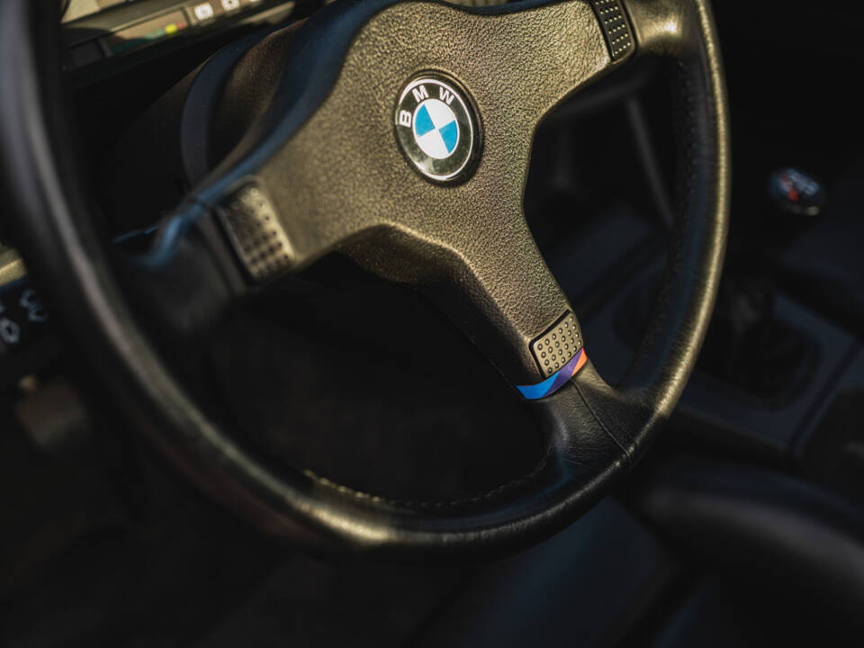 Image 12/50 of BMW M3 (1987)