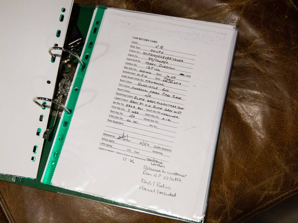 Imagen 54/58 de Aston Martin V8 Coupé (1997)