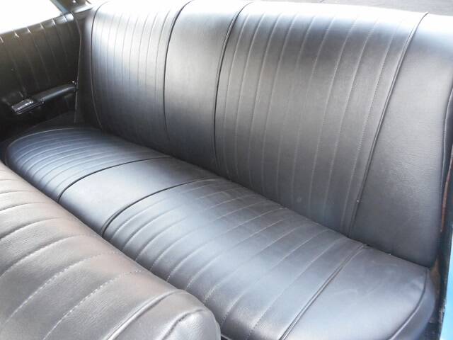 Image 13/25 of Chevrolet Bel Air Sedan (1962)