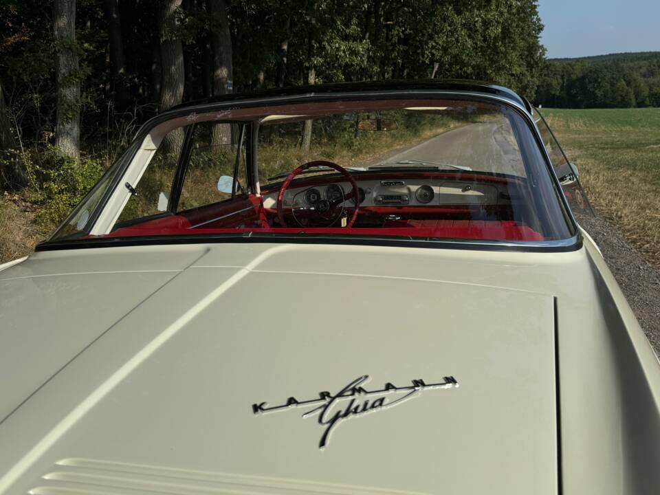 Image 28/45 of Volkswagen Karmann Ghia 1600 L (1966)